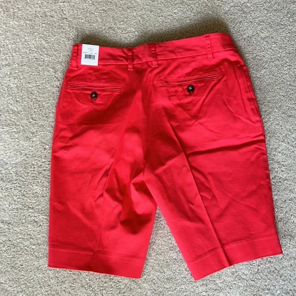 NWT Dockers Ideal Bermuda Woman’s Shorts Size 6 - Picture 2 of 15